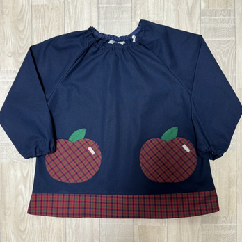【80～160】りんごポケット ツヤ加工あり レッドチェック ネイビー 長袖スモック 裾切替 着丈延長可