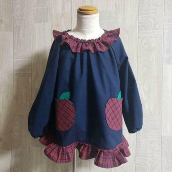 【80～160】りんごポケット レッド チェック ネイビー 襟裾フリル 長袖スモック 着丈延長可