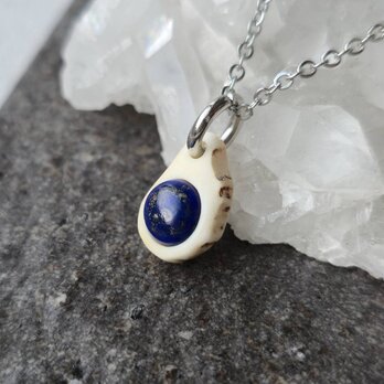 鹿の角 ラピスラズリのネックレス