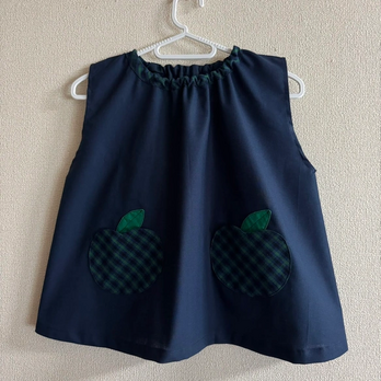 【80～160】りんごポケット グリーンチェック ネイビー 袖なしスモック 首パイピング 着丈延長可