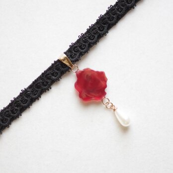 【受注製作】レジンアート　凹凸モチーフとタティングレースとベルベットリボンのチョーカー〈赤べっこうの葉〉