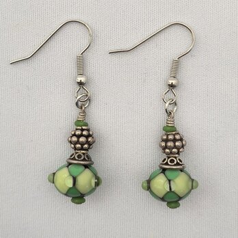 No.196【イヤリング変更可】ドットトンボ玉ピアス 緑