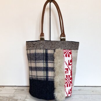ウール バケツ型トートバッグ　赤のレース編みとチェックのコピー