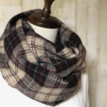メチャ軽❣️ピュアウールガーゼ二重巻きスヌード❤️クラシカルタータンチェック（サンドベージュ×ブラック）
