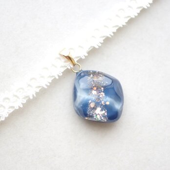 【受注製作】レジンアート　鉱物モチーフとタティングレースとサテンリボンのチョーカー〈胸の潮騒〉