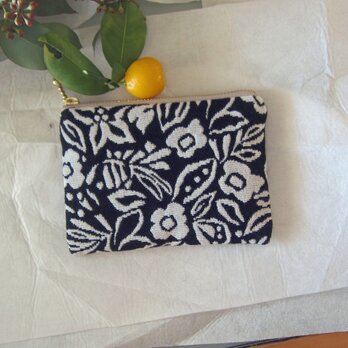 フランス生地　黒地に咲く白い花（S)　コスメ入れ　鍵入れ　カード入れ　薬入れ