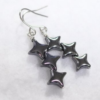 チタンピアス・スリースター・ブラック（ヘマタイト）