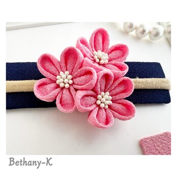 お宮参りやお食い初めに◆小花が可愛い和モダン髪飾りミニ(下がりなし)◆ローズピンク色の自分でもママでも簡単につけられるつまみ細工