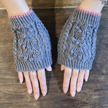 ハンドウォーマー*ピンク＆グレー*英国ウール100%*ニット*孔雀の頭*ミトン*手袋*リストウォーマー*民族衣装や古着好きさんに