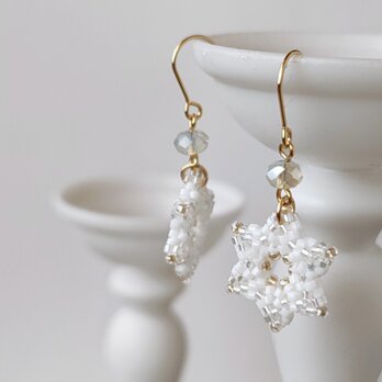 Snowflakesピアス(白×ゴールド)