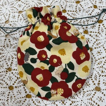 まぁるい巾着ポーチ　椿とネコ　ナチュラル