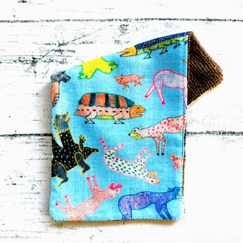 不思議な動物　ハンカチタオル　ハーフハンカチ　ガーゼハンカチ　水色地　名入れ　マイクロファイバータオル