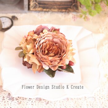 シャビーなラナンキュラスのコサージュ　コサージュ　入学式　卒業式　セレモニー　フォーマル　シャビー　オレンジ　ベージュ　