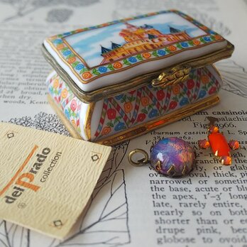 ヴィンテージ　B.スペイン陶磁器ケース／ペンダント2つ／古書（植物画）Package