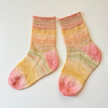 手編みの靴下　「希望」