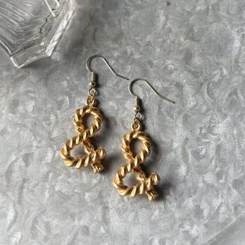 P738-ヴィンテージピアス U.S.A. 1980's Matte Gold Tone Twisted Rope "&"