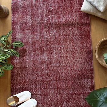 89×189こっくりと深みある赤　ワンカラーラグ　トルコヴィンテージラグ