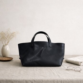 本革 トートバッグ スモールフィールドバッグ ブラックネイビー 横長 小さめ 牛革 レザー 軽量 シンプル ユニセックス