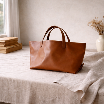 本革 スモールフィールドバッグ／キャラメルブラウン｜既製品とは少し違う、静かなブラウンのレザートート