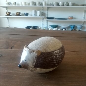 ピンクッション針山（ハリネズミ①）待針10本付き
