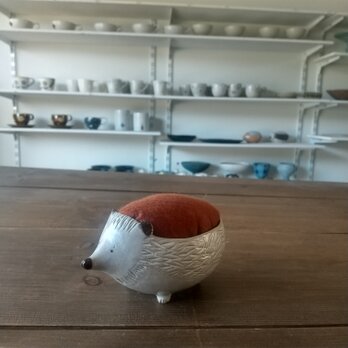 ピンクッション針山(ハリネズミ②）待針10本付き