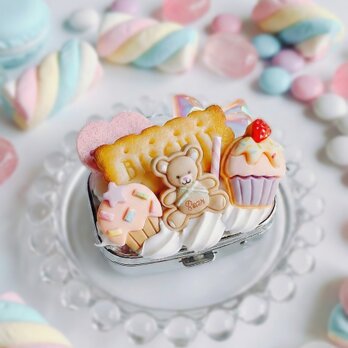 お菓子のピルケース　pink スイーツデコ　