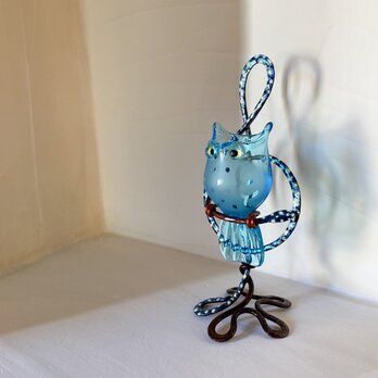 ふくろうとト音記号のフラワーベース(ブルーアーム)