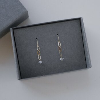 ハーキマーダイヤモンド ｜14kgf 小さなハーキマーダイヤモンドとチェーンのフックピアス 小さい 上品 華奢