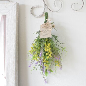 ポストに届く 春の小さな贈り物 ミモザとラベンダーのミニスワッグ