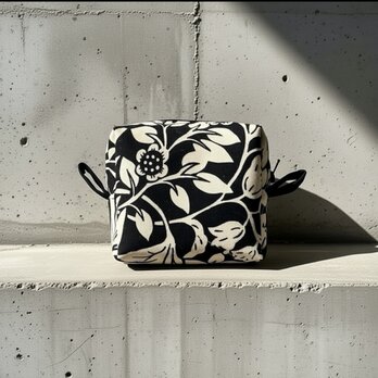 ミニミニポーチ/モノトーン北欧柄/小さくても美しく整う/大人のための上品ポーチ