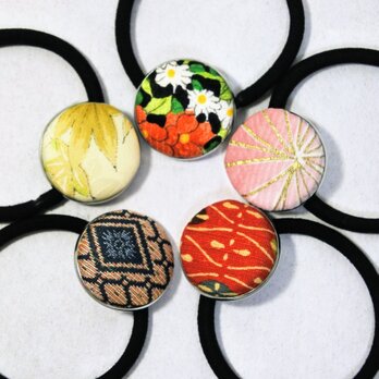 着物地で作ったくるみボタン髪留め　ヘアゴム