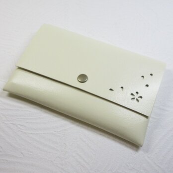 《ゴートスキン》通帳ケース「HANABIRA」・スムースシュリンク・クリーム・0235