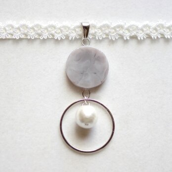 【受注製作】レジンアート　ラウンドモチーフとタティングレースとサテンリボンのチョーカー〈雲に抱かれて〉