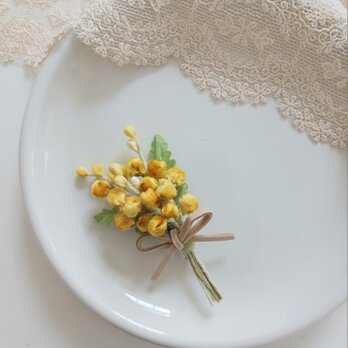 染め布花＊ミモザの布花コサージュ