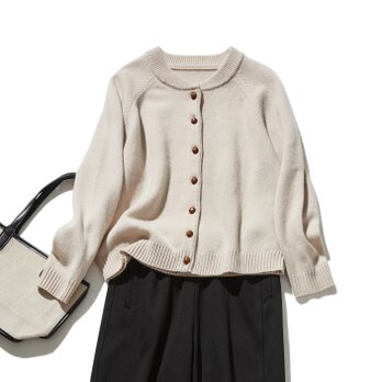 ★サンプルセール　2点のみ★シンプルデザインで長く愛用する　ウールカーディガン ウール100％　ベージュ　241029-1