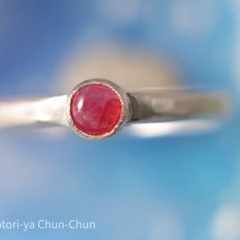 【レアカラー】幻のルビー　蛍光バイカラーウィンザールビー・シルバーリング【緋朱】