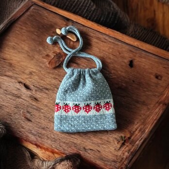 いちごの手編み巾着/シェットランドウール，グレー