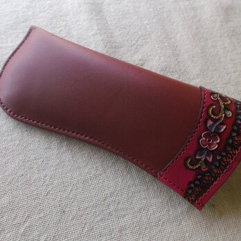 レザークラフトメガネケース　刻印＆拭き染めの