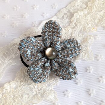 ふんわり上品なツイードの花ヘアゴム