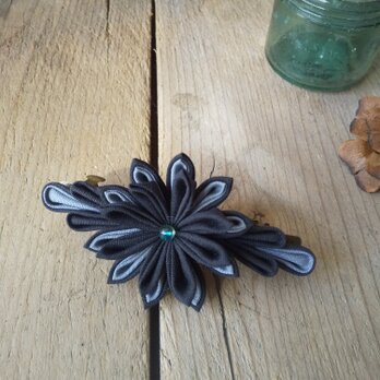 つまみ細工　お花のバレッタ