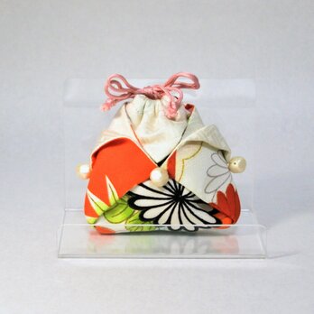 着物リメイク　コロンとしたミニ巾着ポーチ