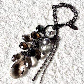 [新規出店記念｜初回購入10％OFF　2月14日まで] キラキラ光雫チャーム　透明ブラック