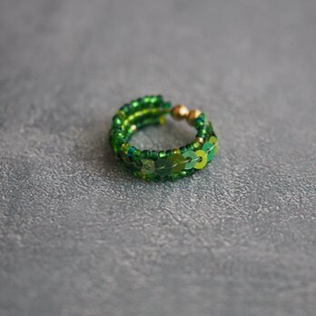 ビーズとスパンコールのイヤーカフ・細（グリーン）【受注】