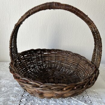 アケビのつるの多目的カゴ