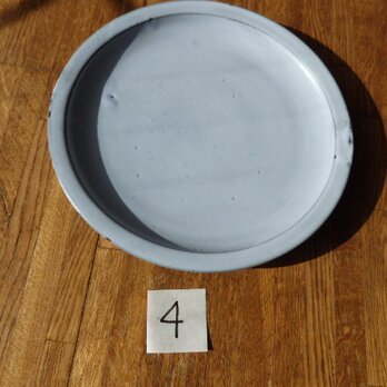 陶器　プレイト皿④　黒土に薄いブルーのマットな釉薬
