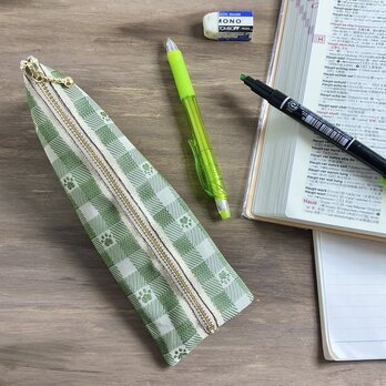 【肉球＆ギンガム】畳縁　テトラ型　ペンケース　和風　抹茶　ベージュ　グリーン　足あと　犬　猫