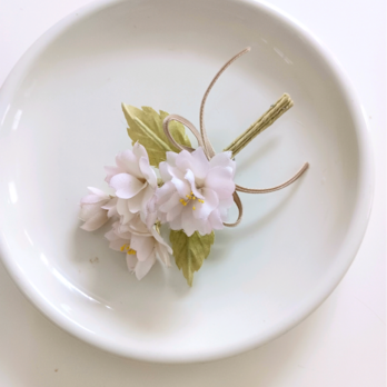 染め布花＊可憐な八重さくらのコサージュ