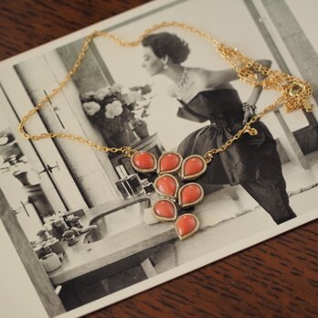 まなざし　桃色サンゴ