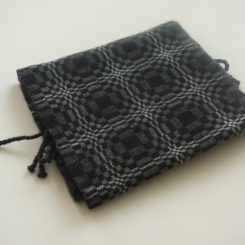 手織りカシミアマフラー・・モノトーンの円