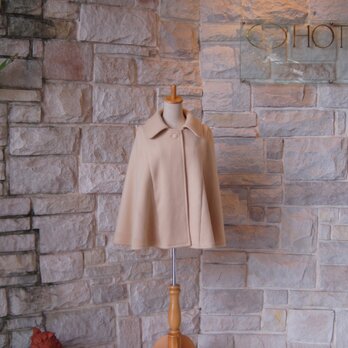 【エレガント ケープ コート】焦がしキャラメルがほんのり混じったカスタード色　裏地はヨーロッパデザインのジヴェルニー花柄